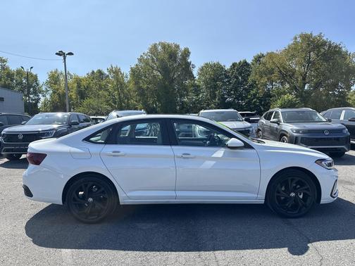 2025 Volkswagen Jetta 1.5T SE