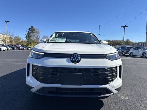 2025 Volkswagen Tiguan 2.0T SE 4MOTION