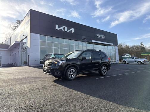 Crystal Black Silica 2022 Subaru Forester Premium