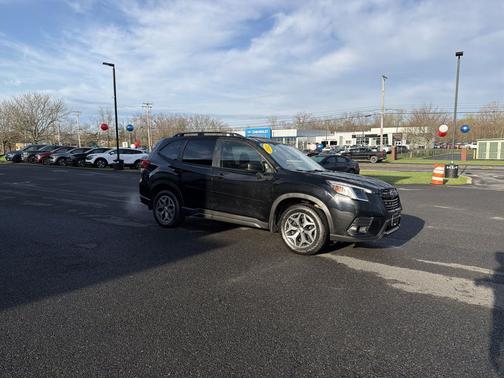 Crystal Black Silica 2022 Subaru Forester Premium