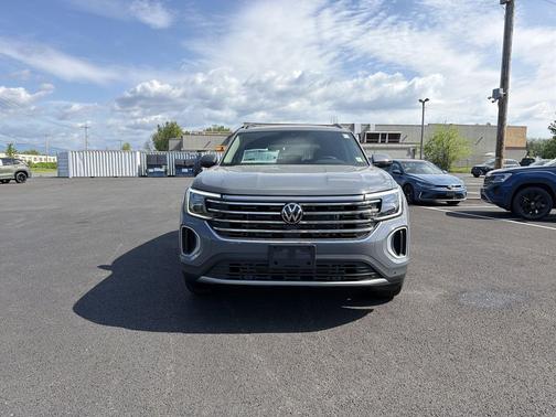 Pure Gray 2026 Volkswagen Atlas 2.0T SE w/Technology 4MOTION