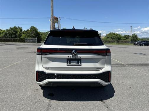 2025 Volkswagen Tiguan 2.0T SE R-Line Black 4MOTION