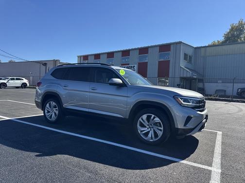 2022 Volkswagen Atlas 2.0T SE w/Technology 4MOTION