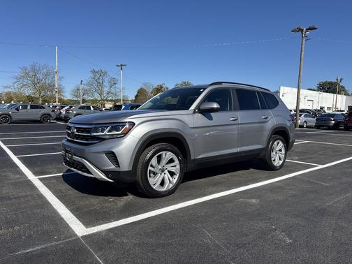 2022 Volkswagen Atlas 2.0T SE w/Technology 4MOTION