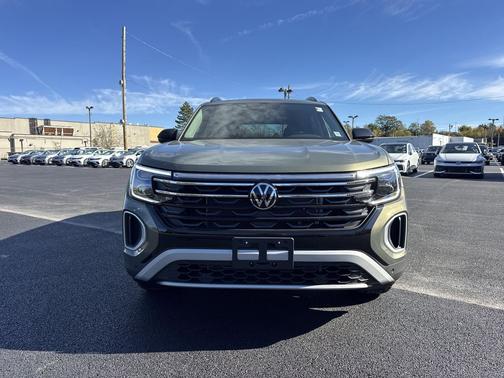 2025 Volkswagen Atlas 2.0T Peak Edition