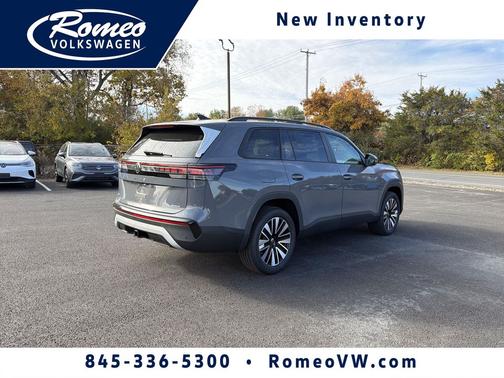 Pure Gray 2027 Volkswagen Atlas SE w/Technology