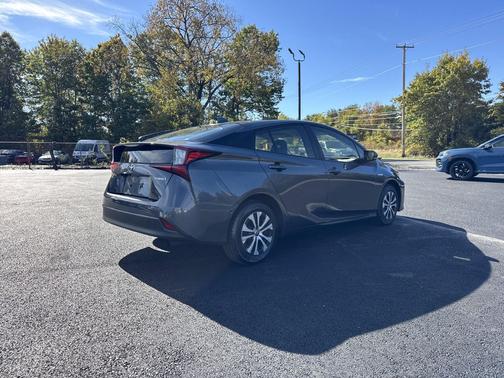 2021 Toyota Prius LE