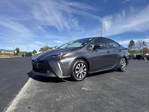 2021 Toyota Prius LE