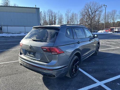 2024 Volkswagen Tiguan 2.0T SE R-Line Black 4MOTION