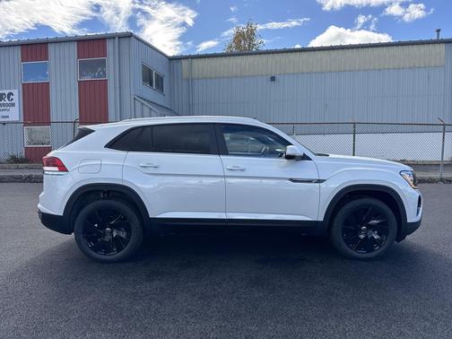 2026 Volkswagen Atlas Cross Sport 2.0T SE w/Technology 4MOTION