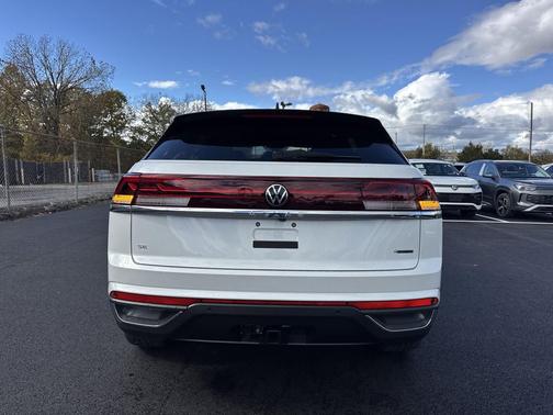 2026 Volkswagen Atlas Cross Sport 2.0T SE w/Technology 4MOTION