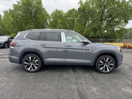 2025 Volkswagen Atlas 2.0T SEL Premium R-Line 4MOTION