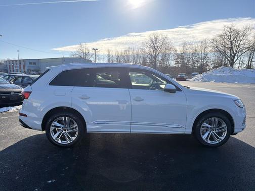 2021 Audi Q7 55 Premium Plus