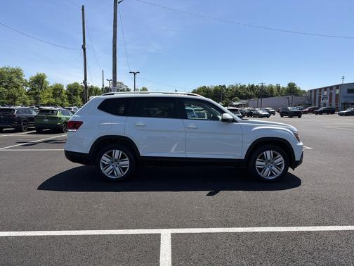 Pure White 2019 Volkswagen Atlas 3.6L SE w/Technology