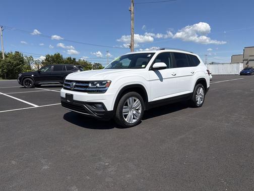Pure White 2019 Volkswagen Atlas 3.6L SE w/Technology