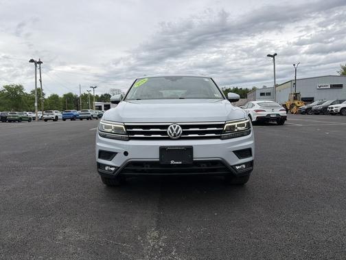 White Silver 2018 Volkswagen Tiguan 2.0T SEL