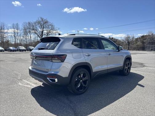 2025 Volkswagen Taos 1.5T SEL