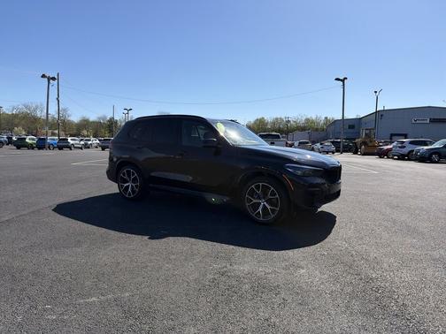 Black 2022 BMW X5 xDrive40i