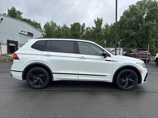 2023 Volkswagen Tiguan 2.0T SE R-Line Black 4MOTION