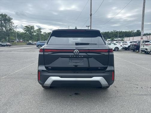 2025 Volkswagen Tiguan 2.0T SE 4MOTION