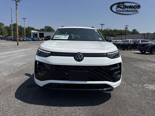 2025 Volkswagen Tiguan 2.0T SE R-Line Black 4MOTION