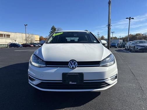 2018 Volkswagen Golf SportWagen TSI S
