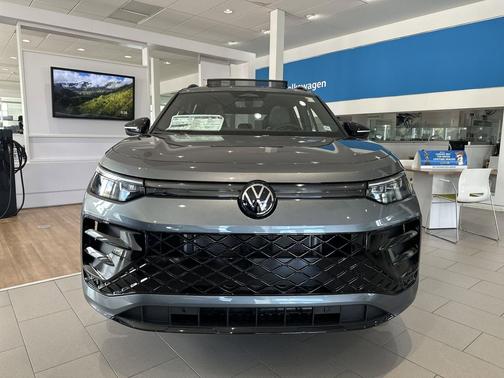 2025 Volkswagen Tiguan 2.0T SE R-Line Black 4MOTION