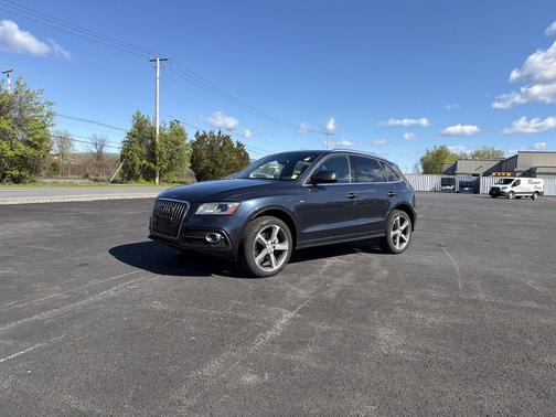 Sepang Blue Pearl Effect 2017 Audi Q5 3.0T Premium Plus