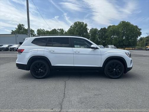 2025 Volkswagen Atlas 2.0T SE w/Technology 4MOTION