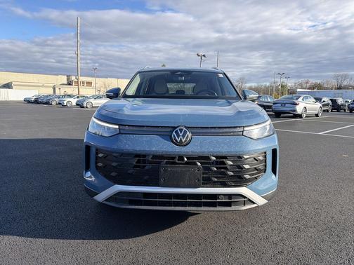 2025 Volkswagen Tiguan 2.0T SE 4MOTION