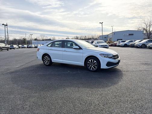 Pure White 2024 Volkswagen Jetta 1.5T S