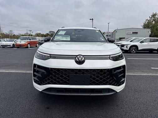 2025 Volkswagen Tiguan 2.0T SE R-Line Black 4MOTION
