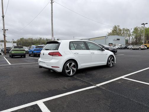 White 2018 Volkswagen Golf GTI 2.0T S 4-Door