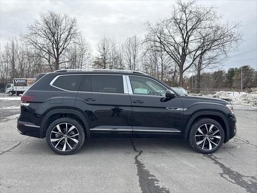 2025 Volkswagen Atlas 2.0T SEL Premium R-Line 4MOTION
