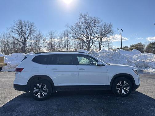 2024 Volkswagen Atlas 2.0T SE