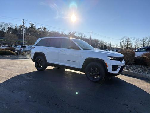 2024 Jeep Grand Cherokee Altitude
