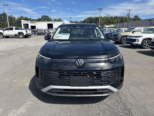 2025 Volkswagen Tiguan 2.0T SE 4MOTION