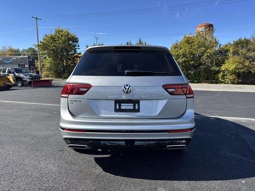 2021 Volkswagen Tiguan 2.0T SE R-Line Black