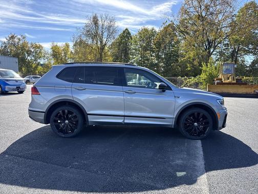 2021 Volkswagen Tiguan 2.0T SE R-Line Black