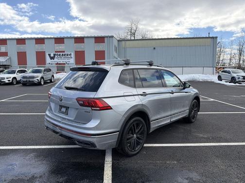 2022 Volkswagen Tiguan 2.0T SE R-Line Black 4MOTION