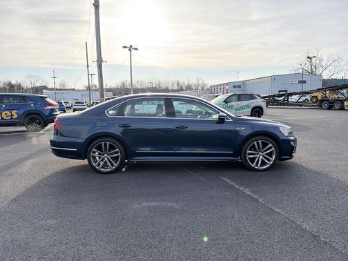 2019 Volkswagen Passat 2.0T R-Line