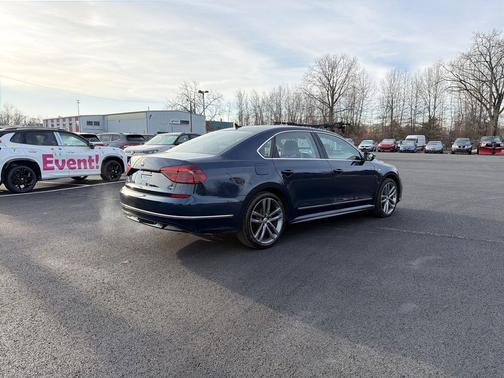 2019 Volkswagen Passat 2.0T R-Line