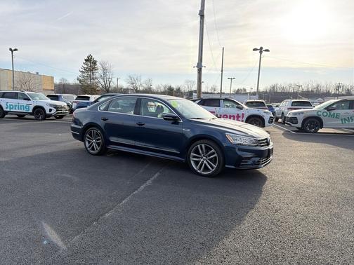 2019 Volkswagen Passat 2.0T R-Line