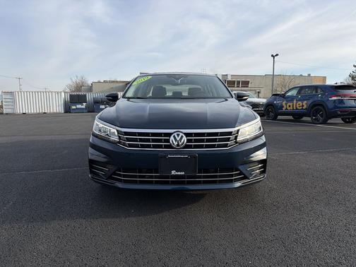 2019 Volkswagen Passat 2.0T R-Line