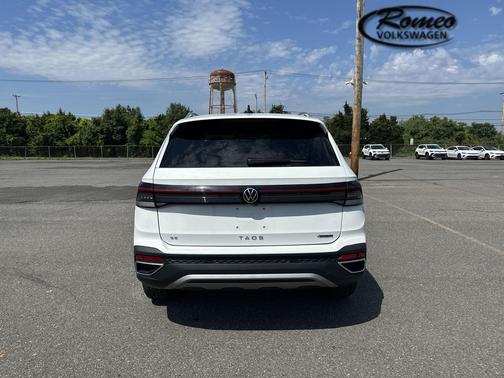 2025 Volkswagen Taos 1.5T SE