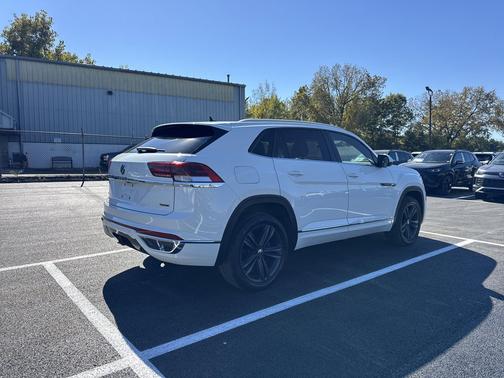 2020 Volkswagen Atlas Cross Sport 3.6L V6 SE w/Technology R-Line