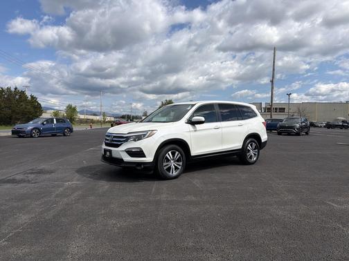 White Diamond Pearl 2018 Honda Pilot EX-L