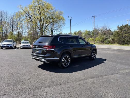Deep Black 2019 Volkswagen Atlas 3.6L SEL Premium