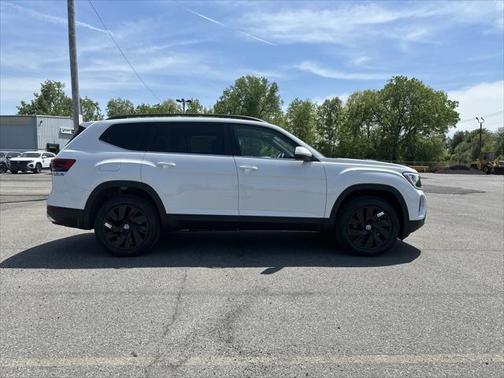 2025 Volkswagen Atlas 2.0T SE w/Technology 4MOTION