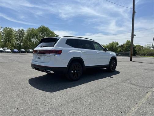 2025 Volkswagen Atlas 2.0T SE w/Technology 4MOTION